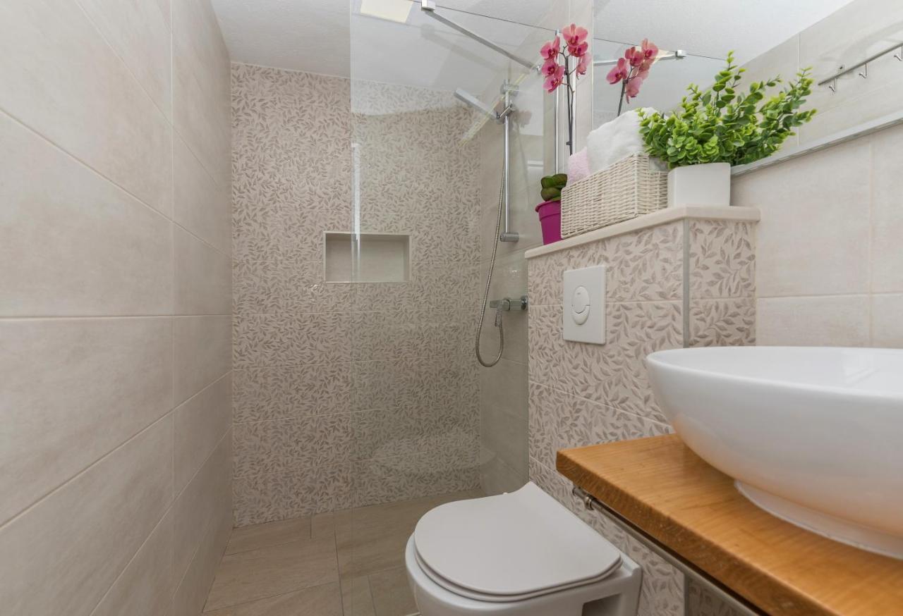 Premium Center Apartments Baska Voda Luaran gambar
